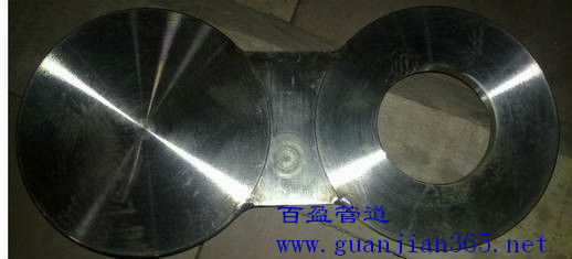 八字盲板和一般盲板的主要区别是什么